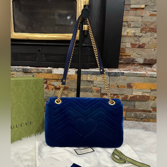GUCCI GG Marmont Matelasse Flap Velvet Two Way Bag | Medium - Picture 7 of 17